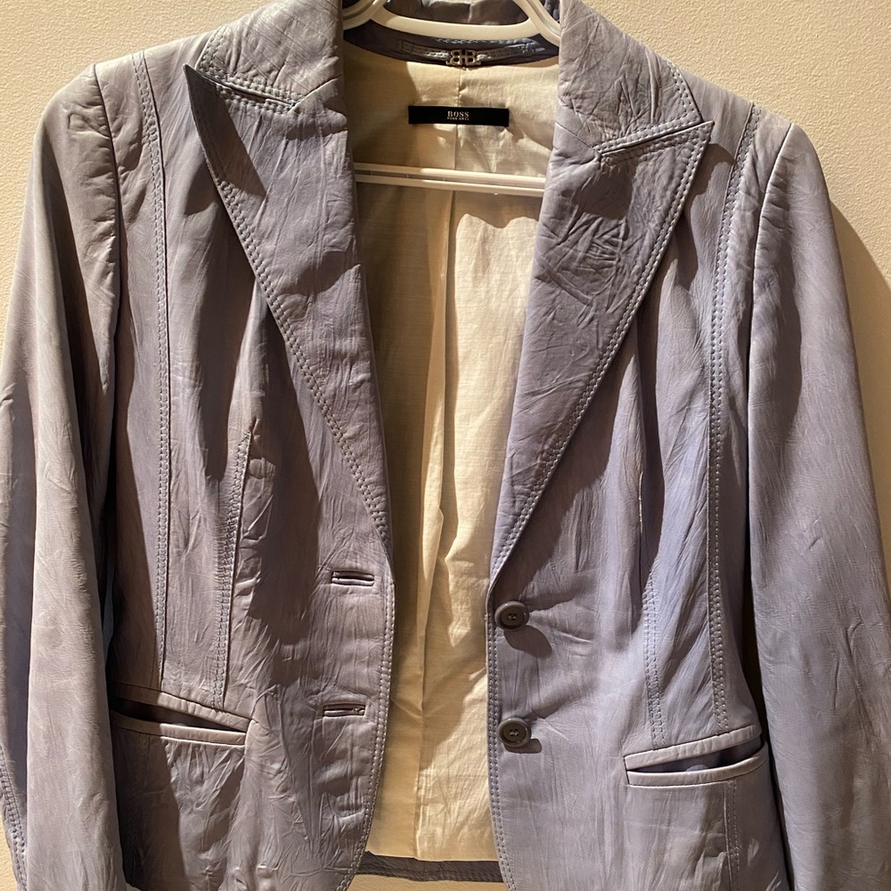 Hugo Boss vintage leather jacket size US 4 but fit to small